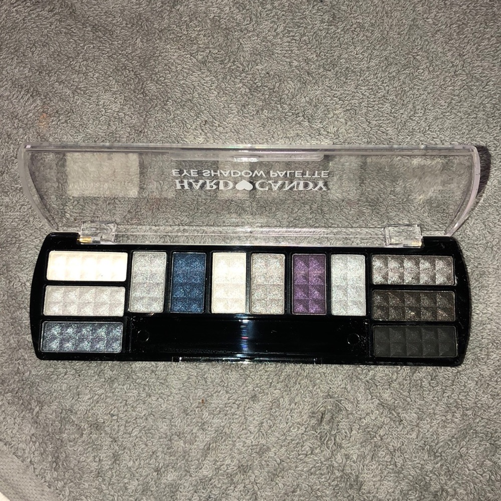 3 eyeshadow pallets